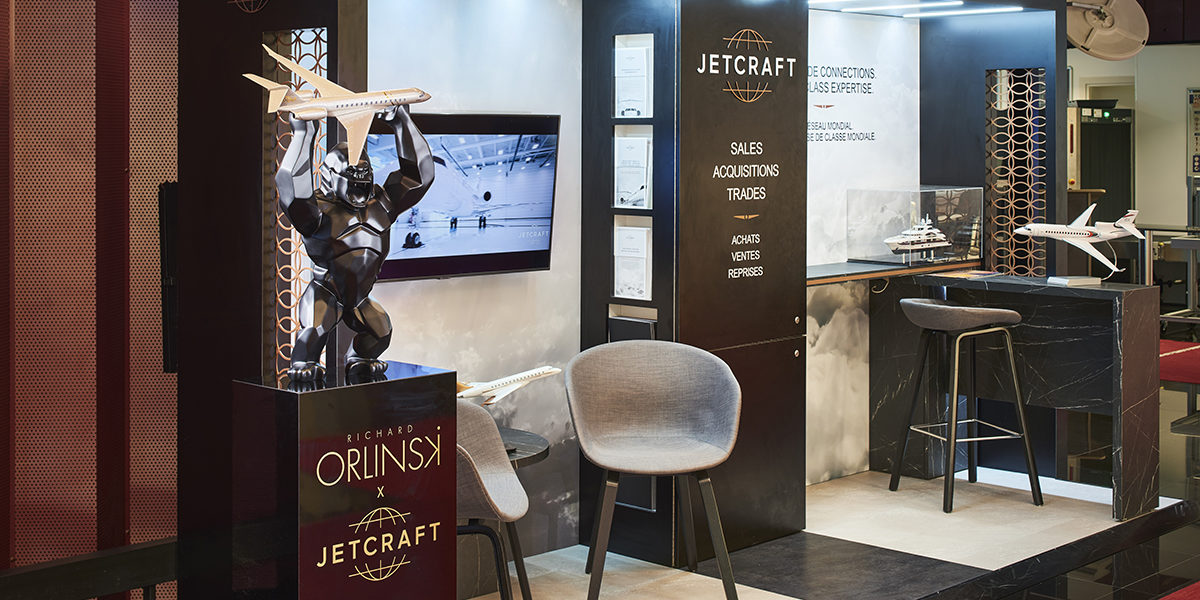 Jetcraft partners with contemporary artist Richard Orlinski; unveils bespoke sculpture at Nice FBO