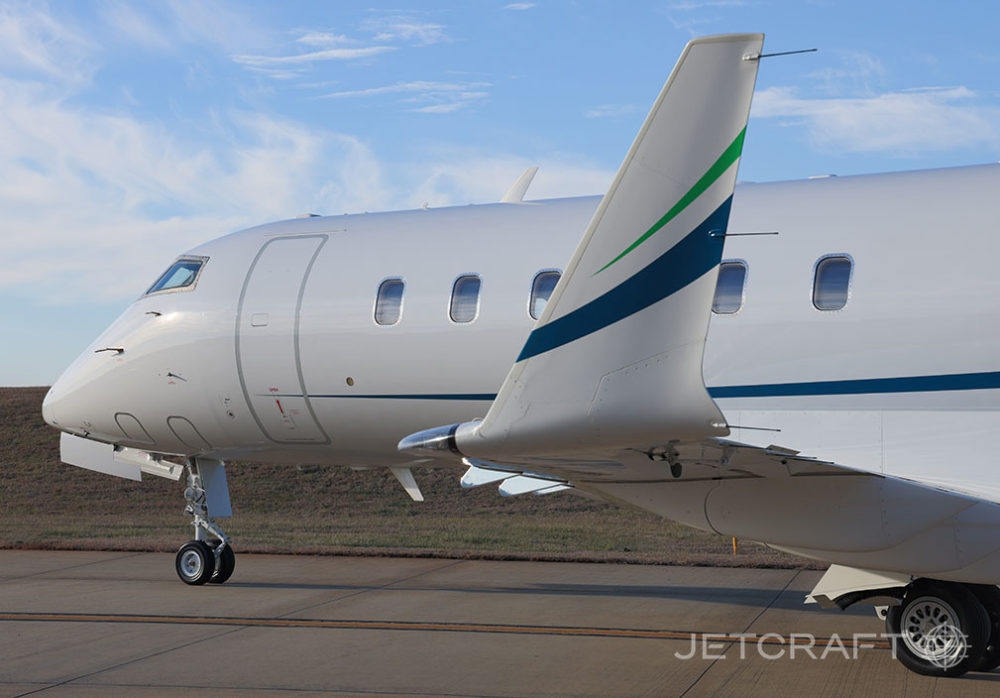 2012 Bombardier Challenger 300 S/N 20370
