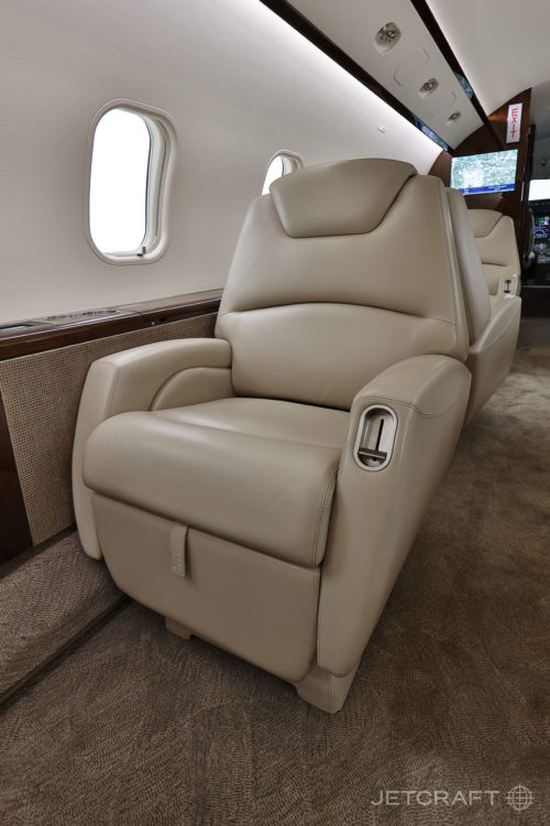 2012 Bombardier Challenger 300 S/N 20370