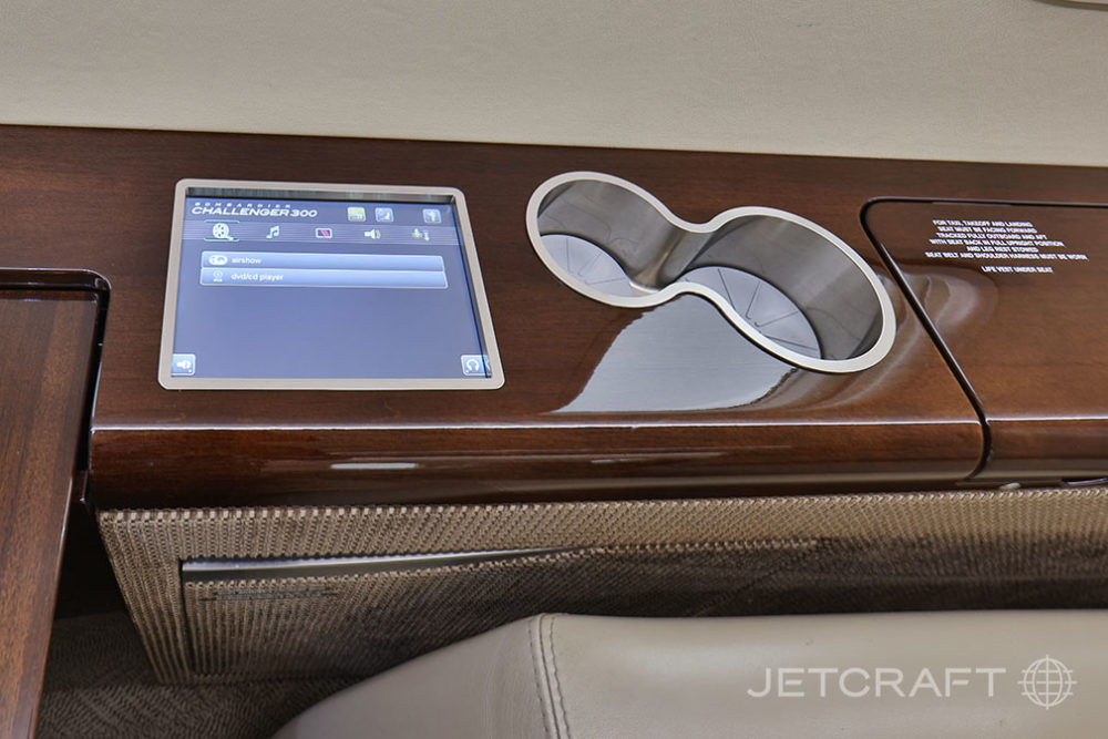 2012 Bombardier Challenger 300 S/N 20370