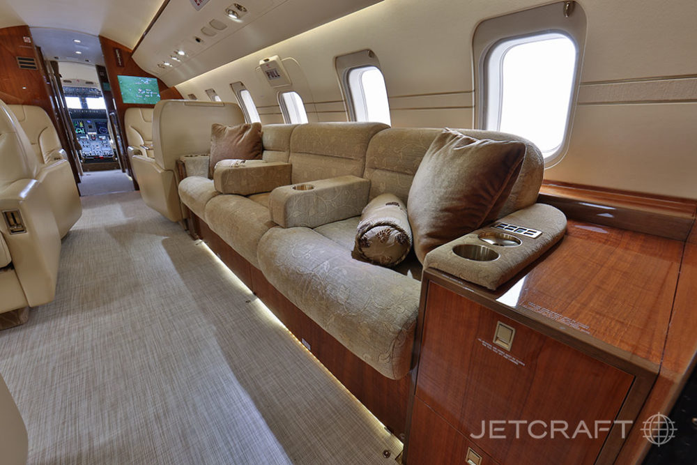 2008 Bombardier Challenger 605 S/N 5737