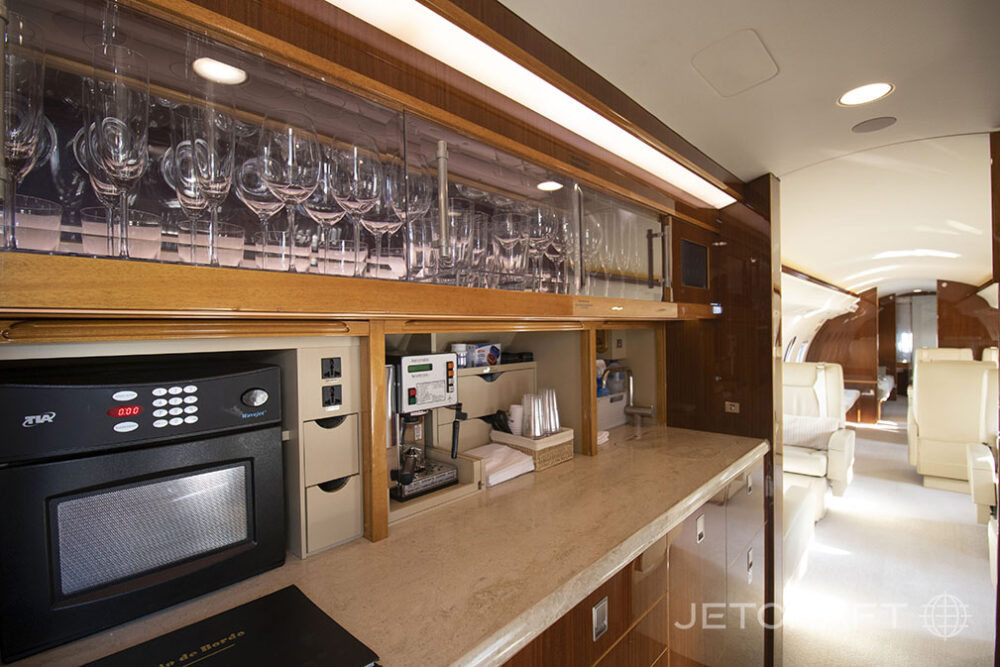 2014 Bombardier Global 6000 S/N 9582