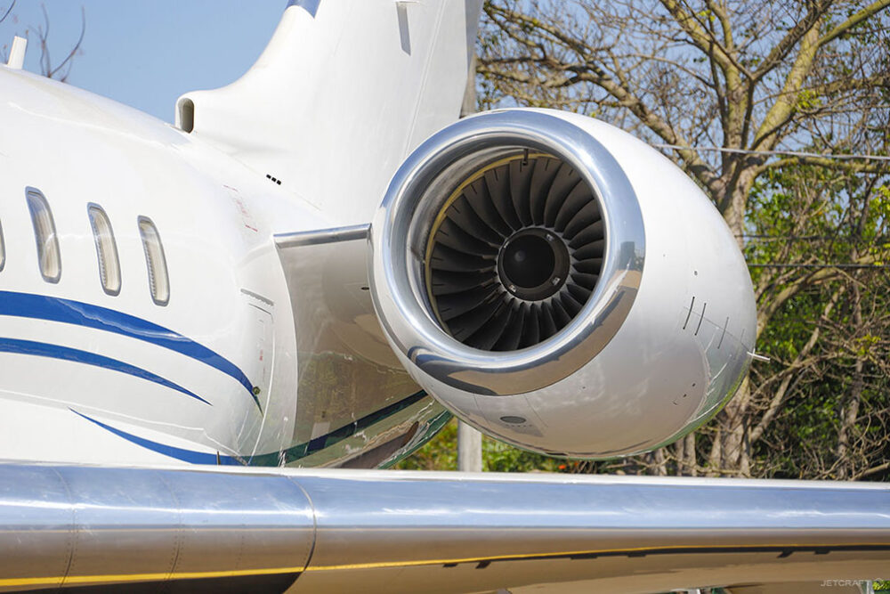 2014 Bombardier Global 6000 S/N 9582
