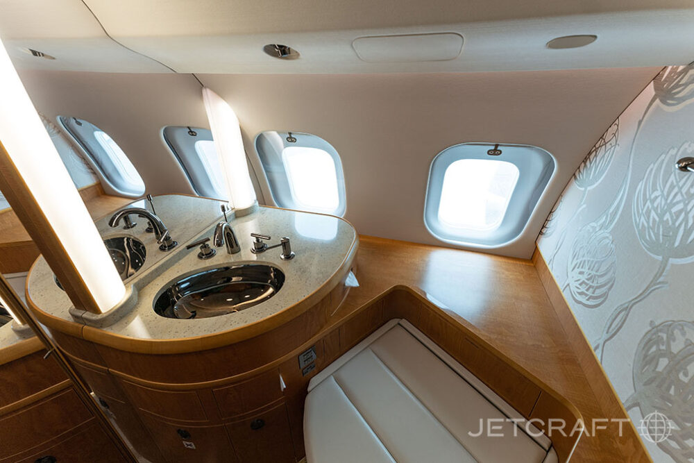 2017 Bombardier Global 6000 S/N 9754