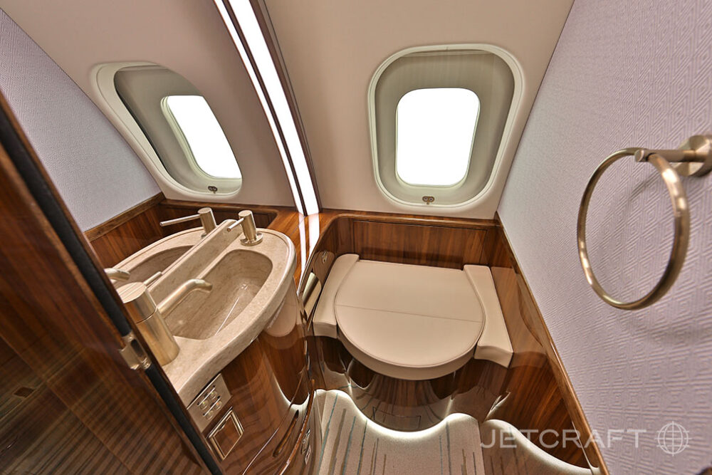 2016 Bombardier Global 5000 S/N 9683