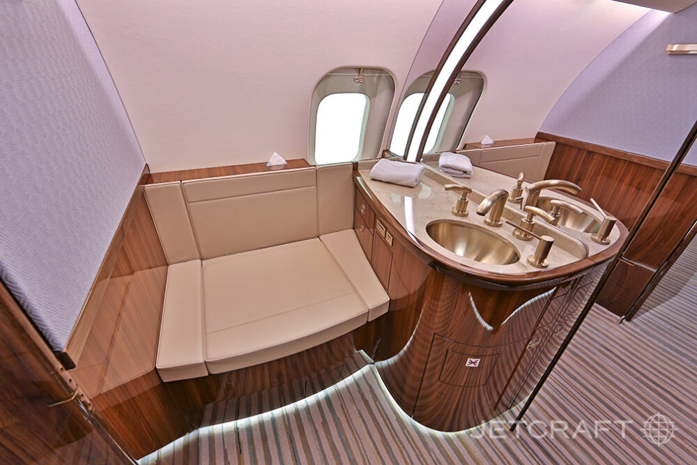 2016 Bombardier Global 5000 S/N 9683