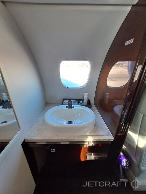 2019 Embraer Phenom 300E S/N 50500511