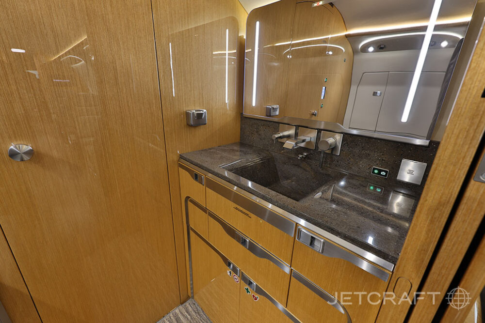 2016 Bombardier Challenger 350 S/N 20608