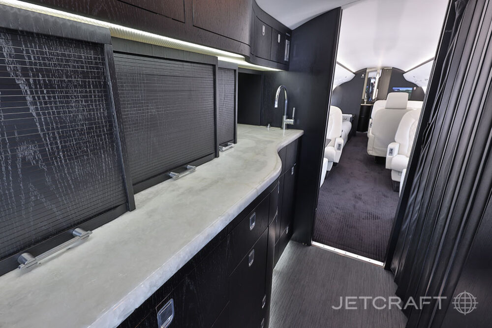 1999 Bombardier Challenger 604 S/N 5406