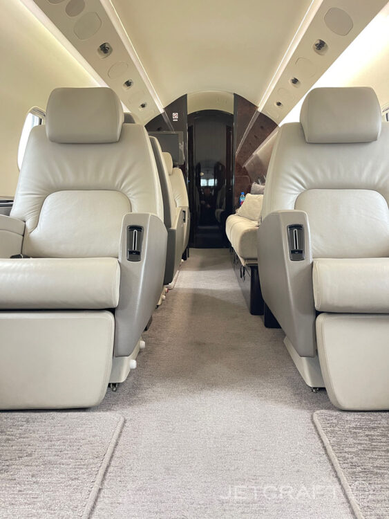2004 Bombardier Challenger 300 S/N 20016