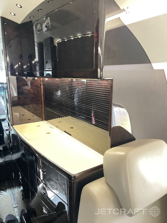 2004 Bombardier Challenger 300 S/N 20016