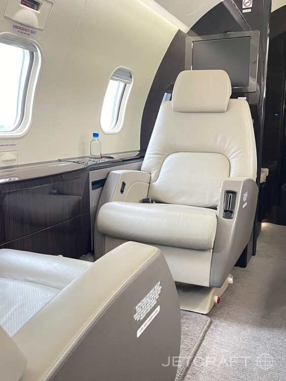 2004 Bombardier Challenger 300 S/N 20016