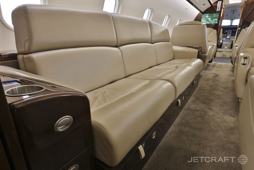 2012 Bombardier Challenger 300 S/N 20371