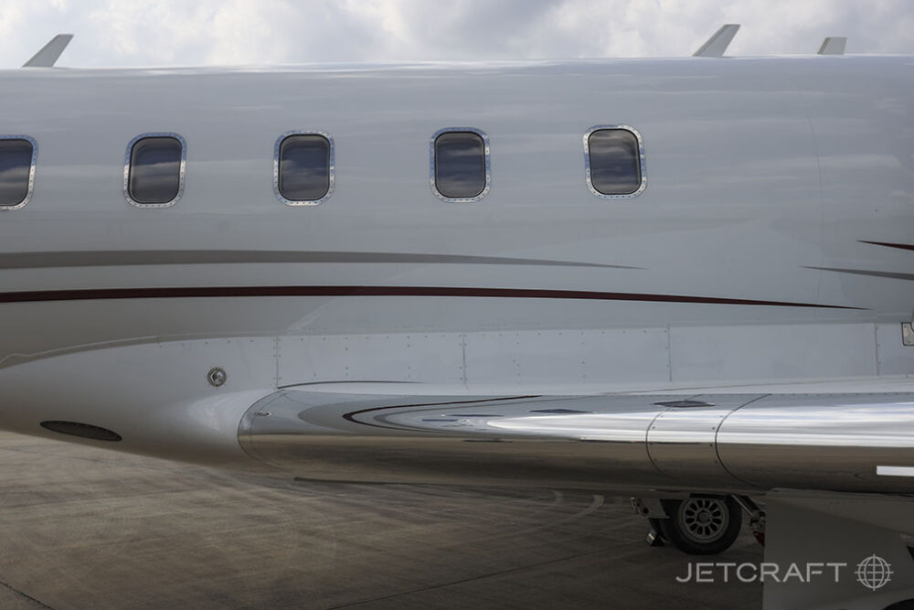 2012 Bombardier Challenger 300 S/N 20371
