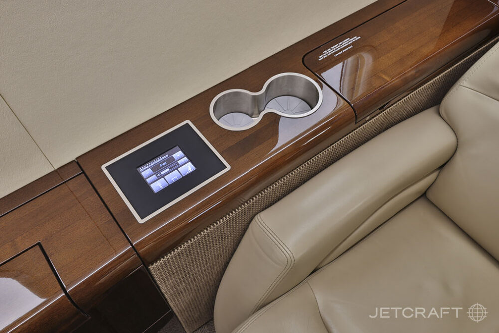 2012 Bombardier Challenger 300 S/N 20371