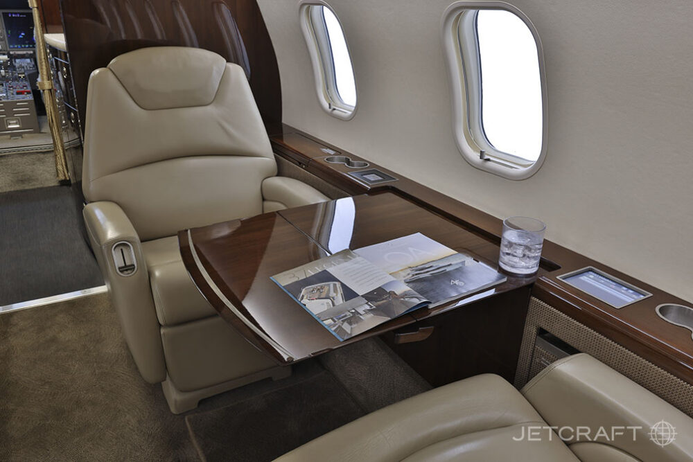 2012 Bombardier Challenger 300 S/N 20371