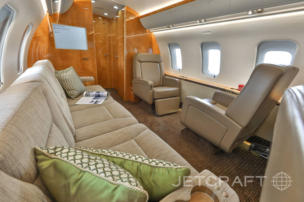 2011 Bombardier Challenger 605 S/N 5870