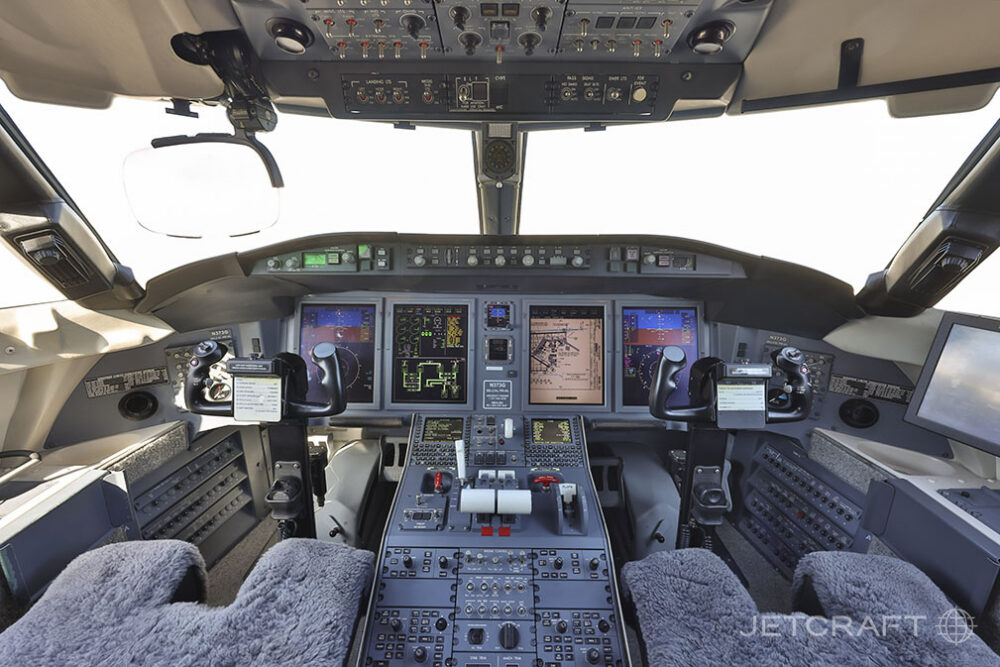 2011 Bombardier Challenger 605 S/N 5870