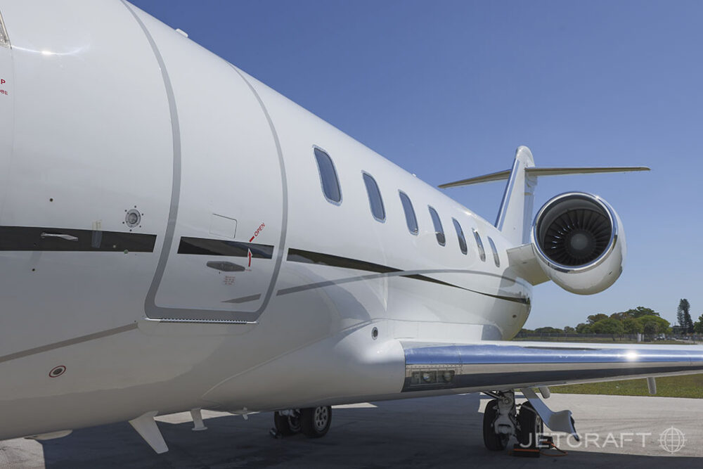 2011 Bombardier Challenger 605 S/N 5870