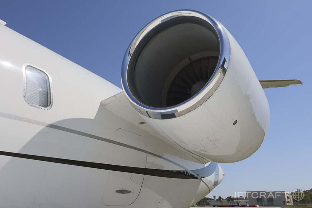 2011 Bombardier Challenger 605 S/N 5870