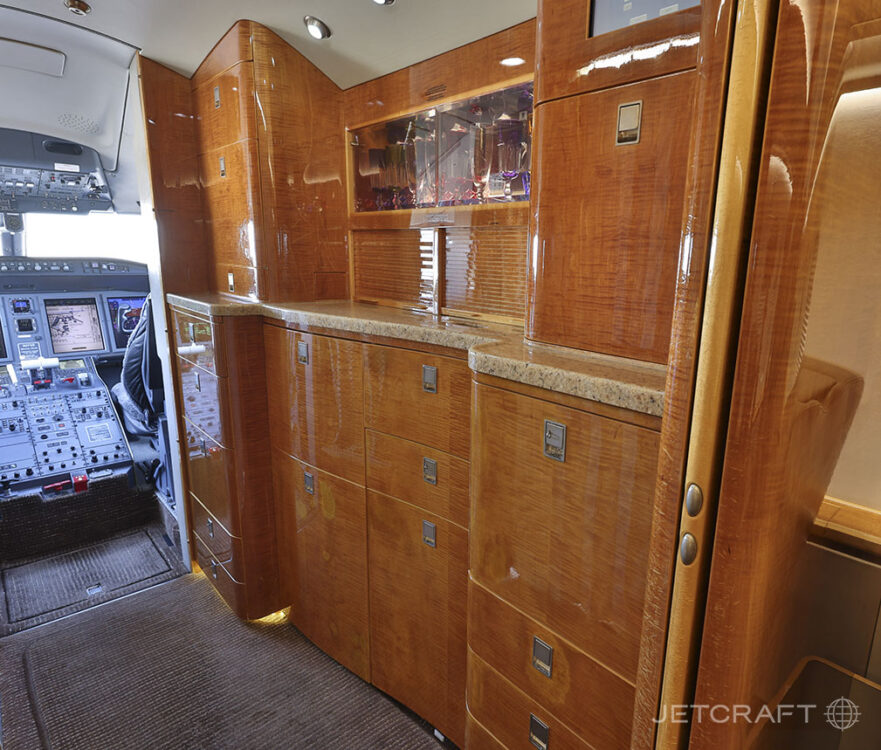 2011 Bombardier Challenger 605 S/N 5870