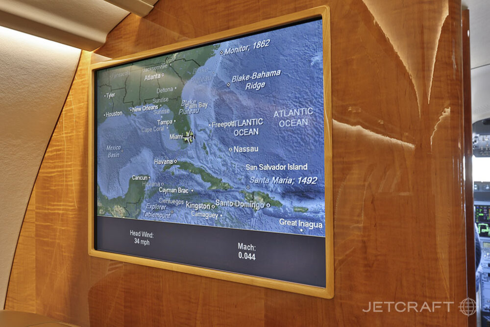2011 Bombardier Challenger 605 S/N 5870