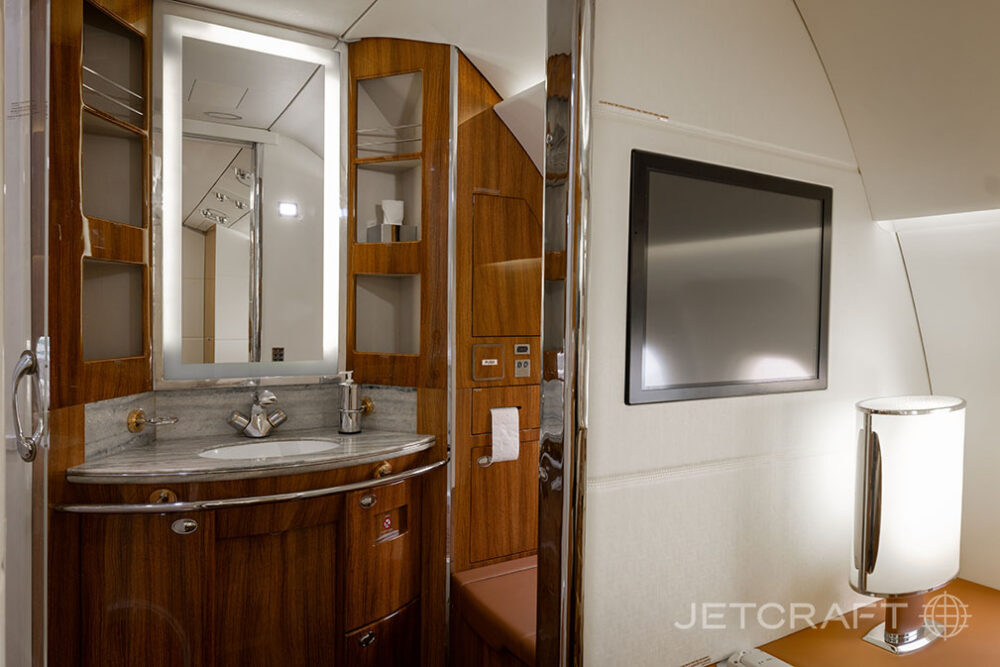 2001 Airbus A319CJ S/N 1556