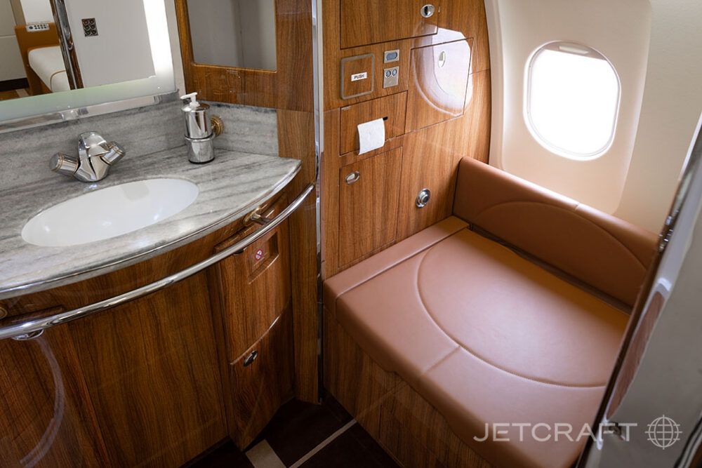 2001 Airbus A319CJ S/N 1556