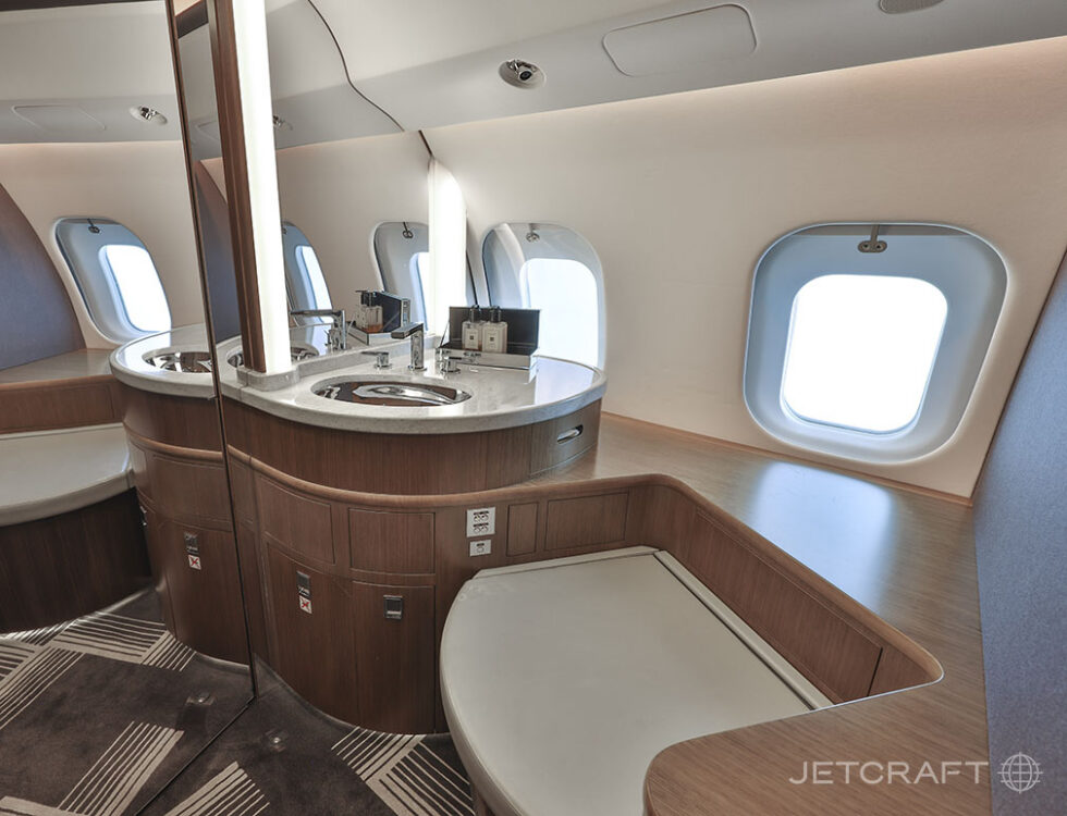 2019 Bombardier Global 6000 S/N 9864
