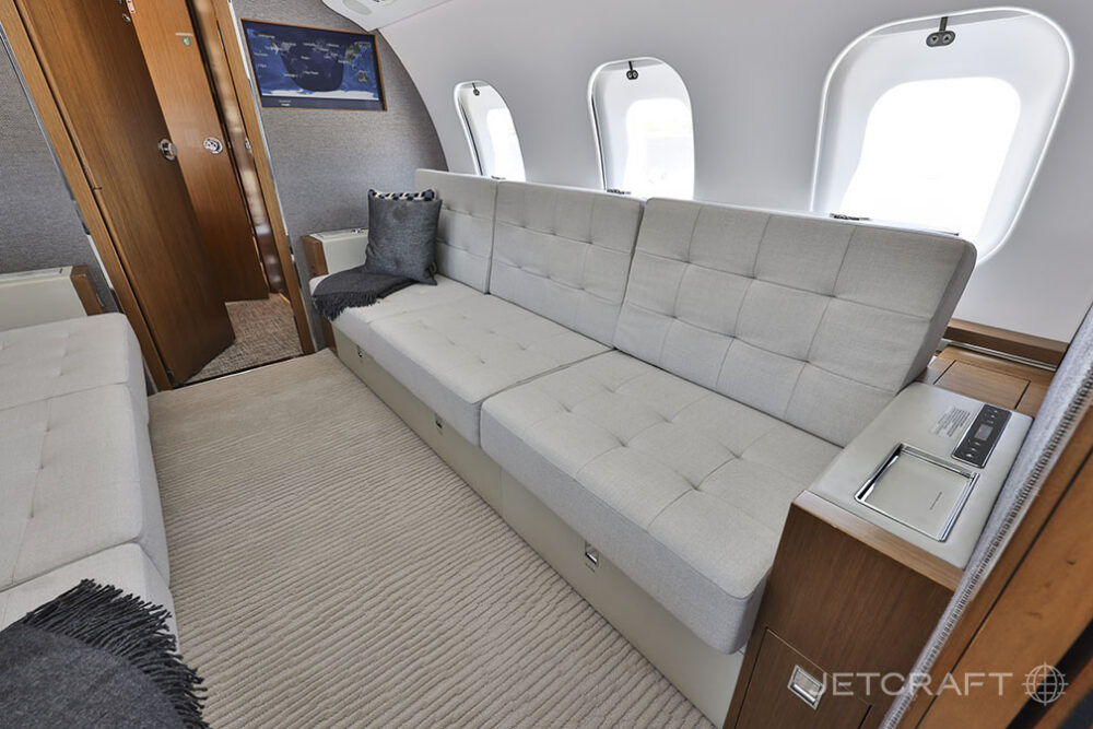 2019 Bombardier Global 6000 S/N 9864