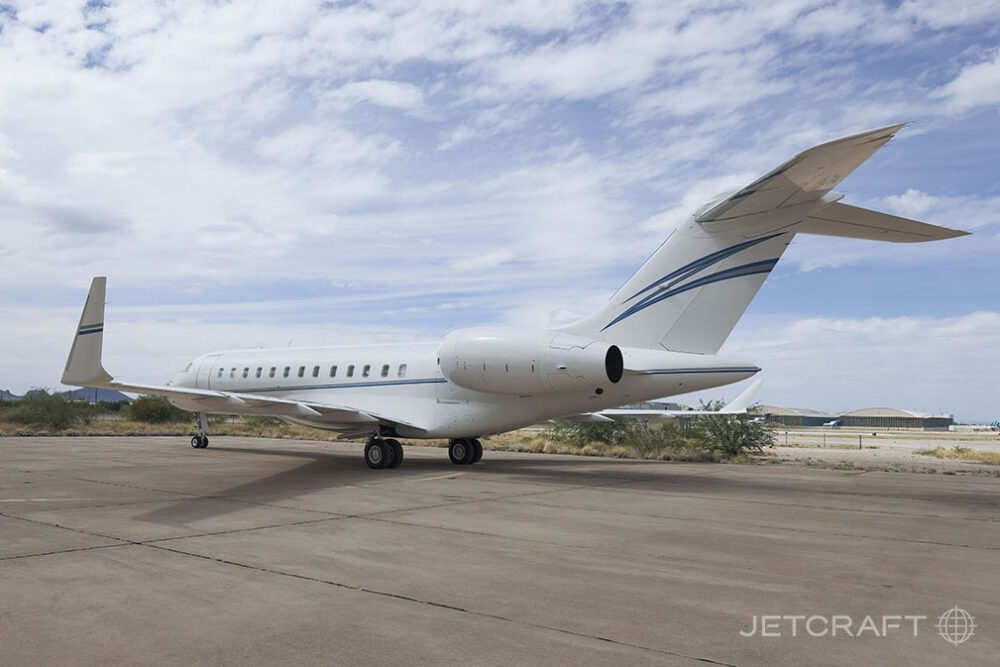 2019 Bombardier Global 6000 S/N 9864