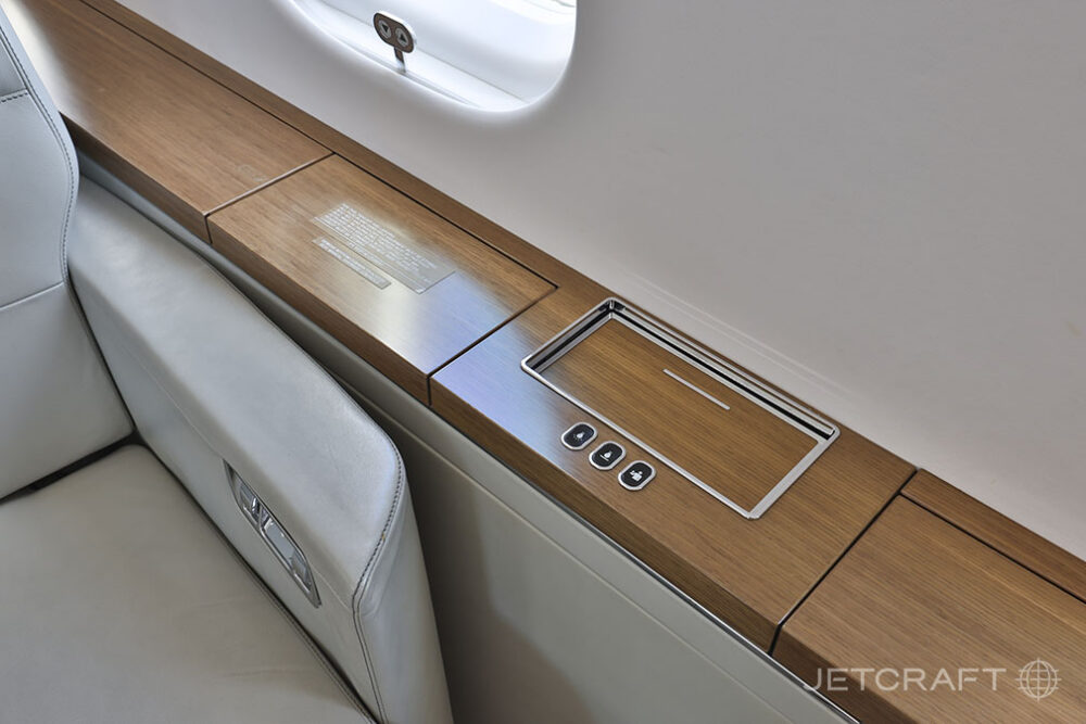 2019 Bombardier Global 6000 S/N 9864