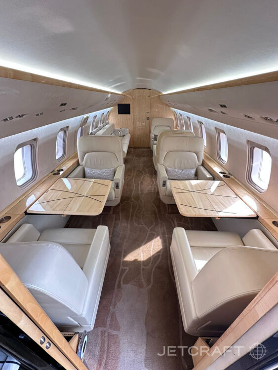 2010 Bombardier Challenger 605 S/N 5821