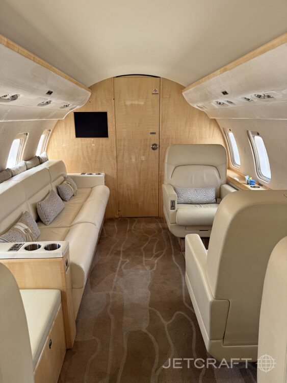 2010 Bombardier Challenger 605 S/N 5821