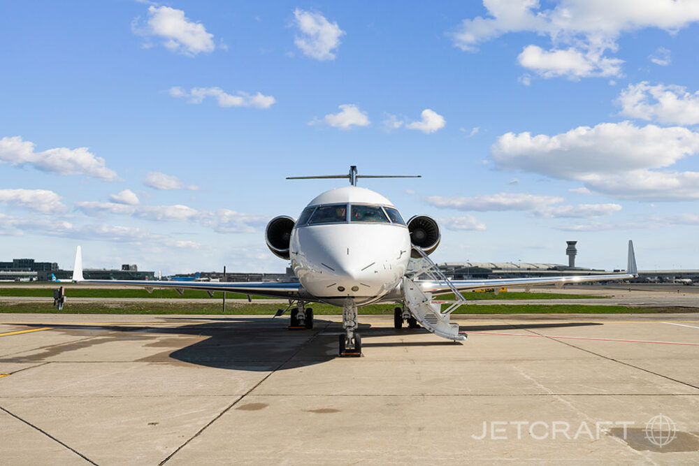 2011 Bombardier Challenger 605 S/N 5833
