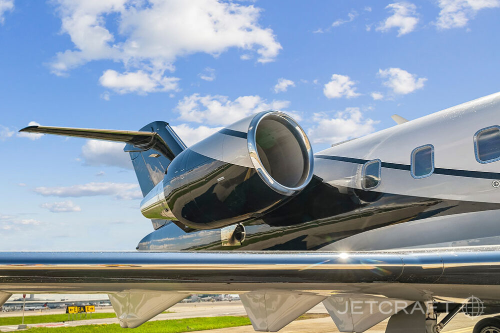 2011 Bombardier Challenger 605 S/N 5833