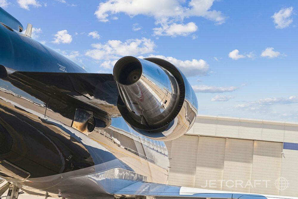 2011 Bombardier Challenger 605 S/N 5833