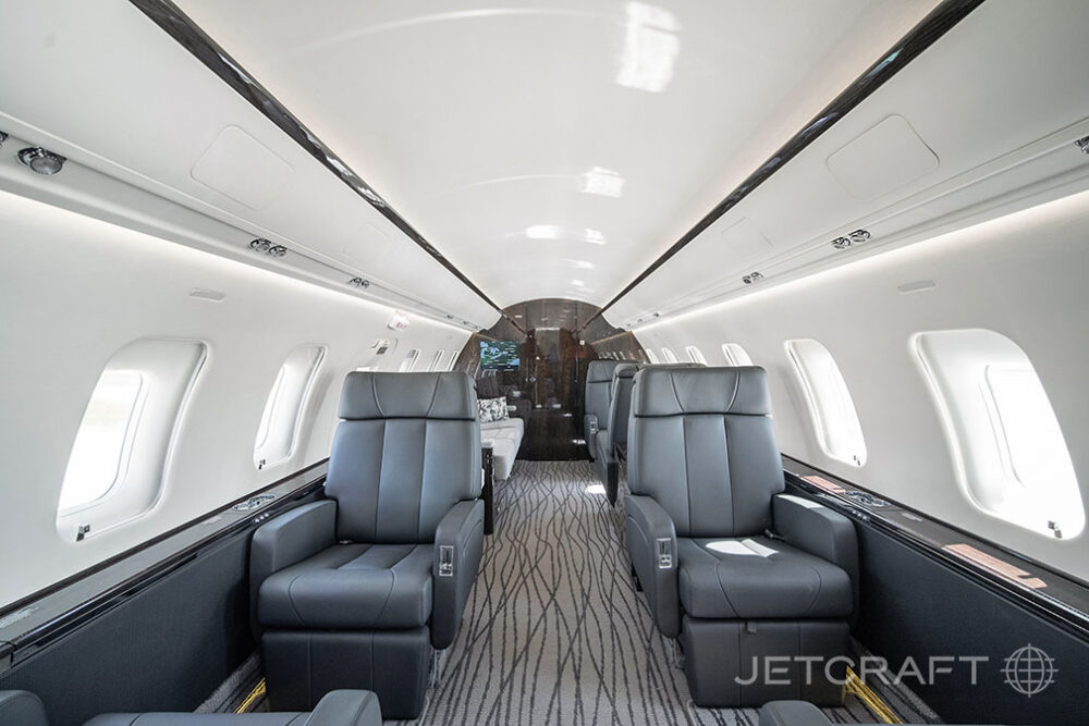2011 Bombardier Challenger 605 S/N 5833