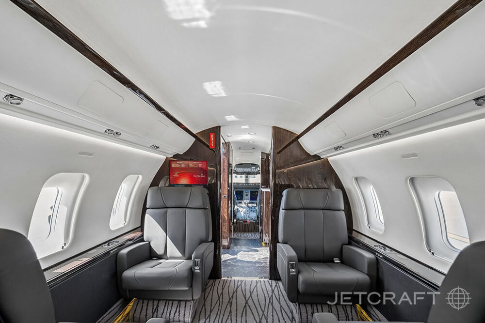 2011 Bombardier Challenger 605 S/N 5833