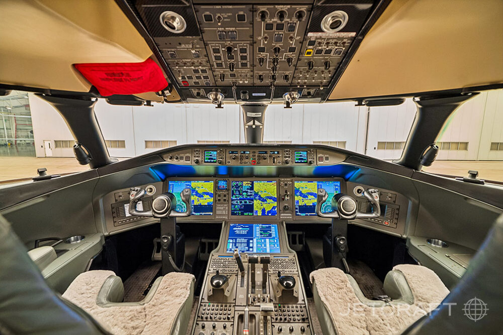 2013 Bombardier Global 6000 S/N 9522