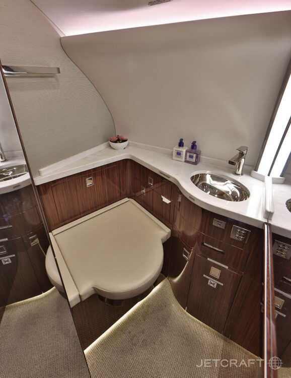 2017 Bombardier Global 6000 S/N 9796